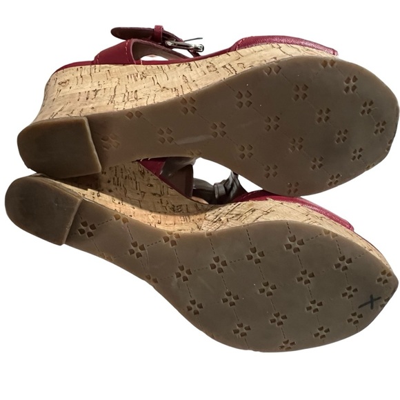 Naturalizer Women’s 7 Red Chester Vegan Platform Y2k Retro 90’s Wedge Sandal - Picture 9 of 9